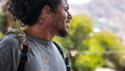 格林抵达太阳报到！满脸笑容迎接新生涯 太阳GM承诺后场先发