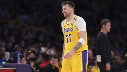 TA：近一个月东契奇的表现，已让湖人开始重新评估现有计划