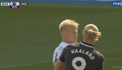 体育App下载-哈兰德单刀“回传”门将！随后回头和跟防的范赫克顶牛