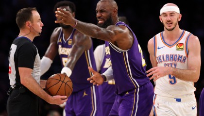 体育新闻-10胜2负，全队都不演了！知道你们有夺冠实力，但这么做有些过分